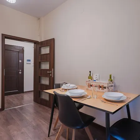 1 Bdr Next To National Palace Of Culture Appartement *