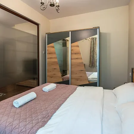 1 Bdr Next To National Palace Of Culture Appartement