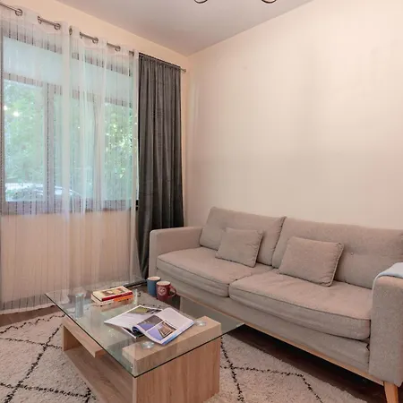 1 Bdr Next To National Palace Of Culture Apartamento *